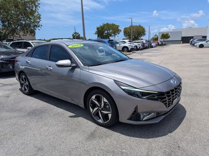 Used 2023 Hyundai Elantra Limited w/ Preferred Accessory Package