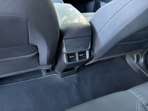 Used 2025 Chevrolet Equinox LT image 24