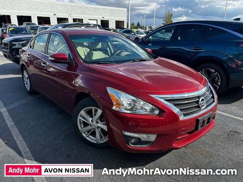 Used 2015 Nissan Altima 2.5 SV w/ Convenience Package image 1