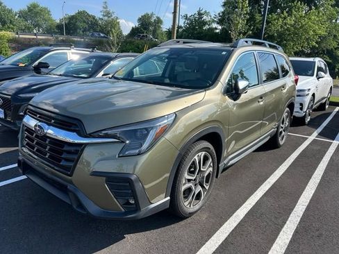 Used 2023 Subaru Ascent Limited w/ Technology Package AWD/4WD image 3