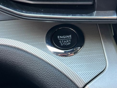 Used 2022 Ford Explorer XLT w/ Equipment Group 202A image 27