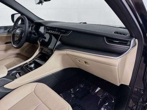 Certified 2025 Jeep Grand Cherokee L Limited w/ Luxury Tech Group II image 42