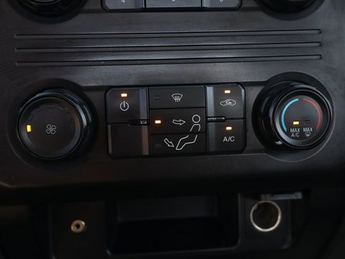 Used 2018 Ford F550 2WD Regular Cab Super Duty image 29