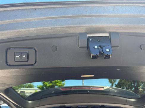 Used 2025 Nissan Pathfinder SV AWD/4WD image 20
