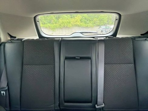 Used 2018 Buick Encore Sport Touring FWD image 9
