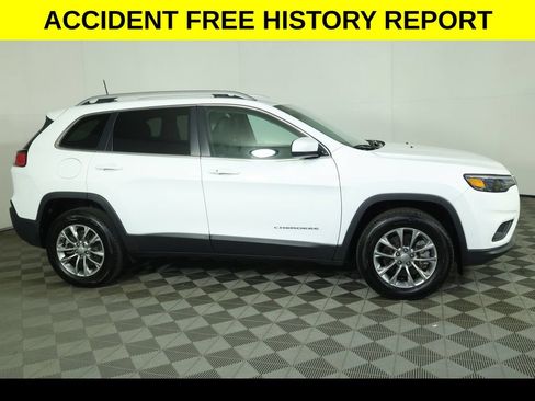 Used 2020 Jeep Cherokee Latitude Plus w/ Cold Weather Group AWD/4WD image 2