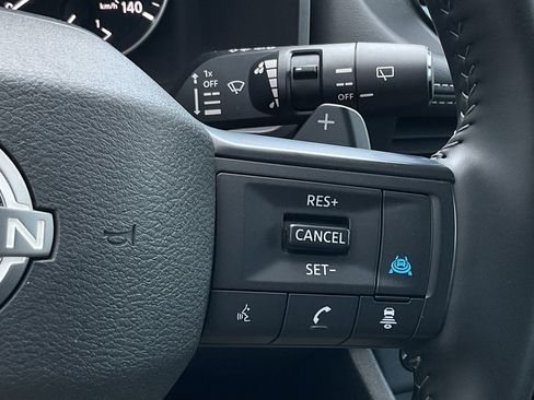 Used 2025 Nissan Rogue SV image 23