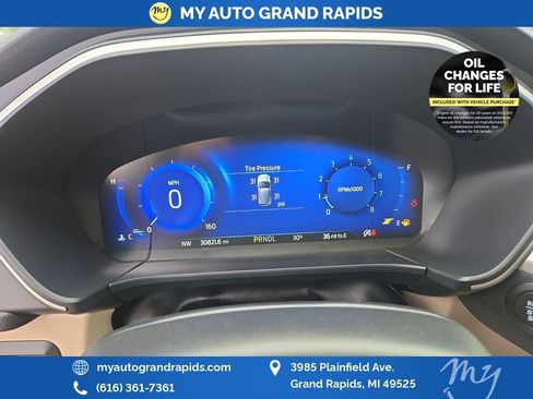 Used 2022 Ford Escape SEL w/ Technology Package image 17