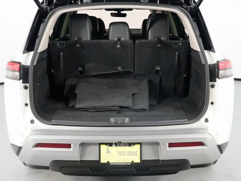 Used 2023 Nissan Pathfinder SL image 9