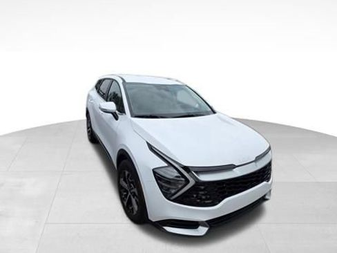 Certified 2024 Kia Sportage EX FWD image 3