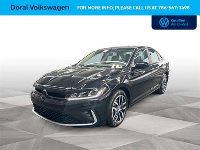 Used 2025 Volkswagen Jetta SE w/ Sunroof Package