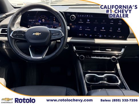 Used 2025 Chevrolet Traverse LT FWD image 15