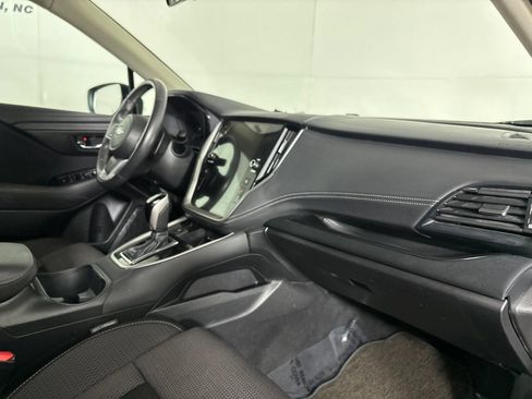 Used 2025 Subaru Outback Premium AWD/4WD image 32