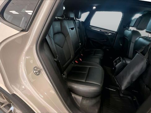 Used 2022 Porsche Macan AWD/4WD image 19