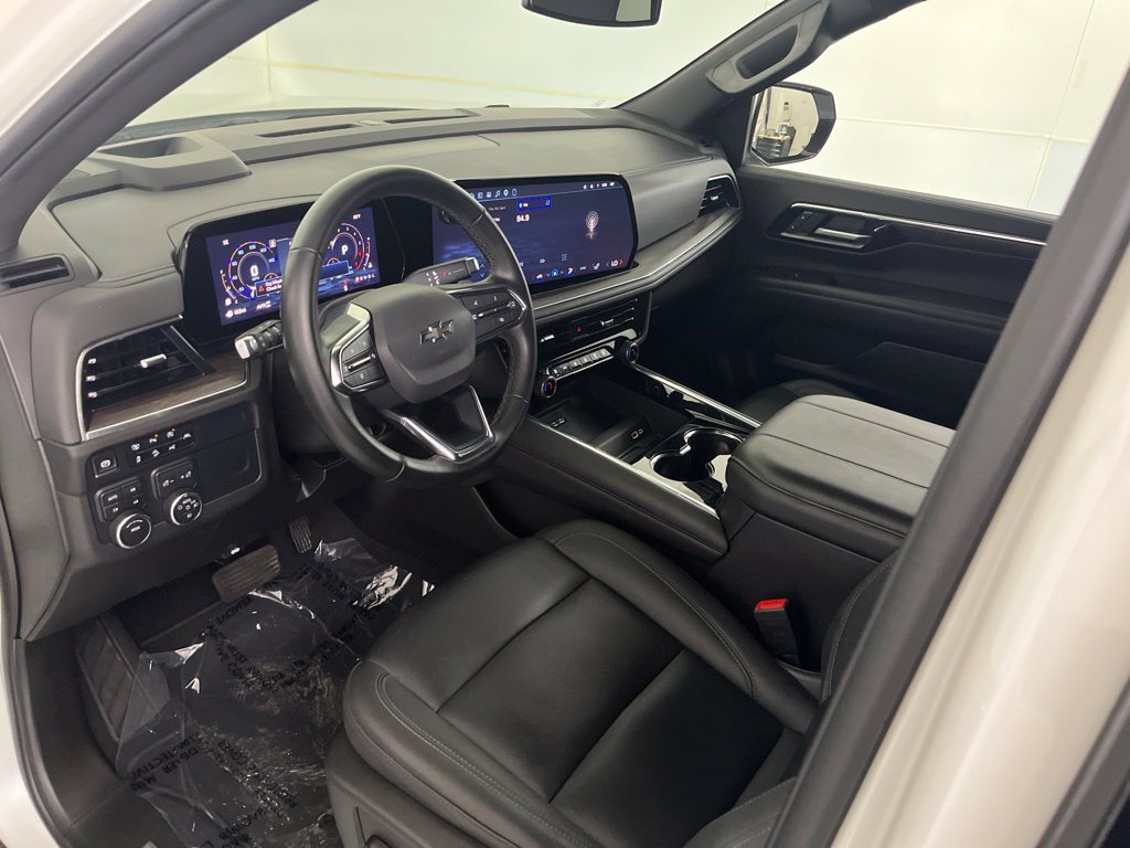 Used 2025 Chevrolet Suburban Z71 AWD/4WD image 25