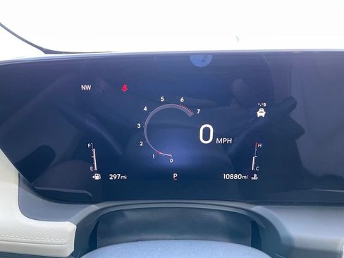Used 2025 Buick Encore GX Avenir AWD/4WD image 8