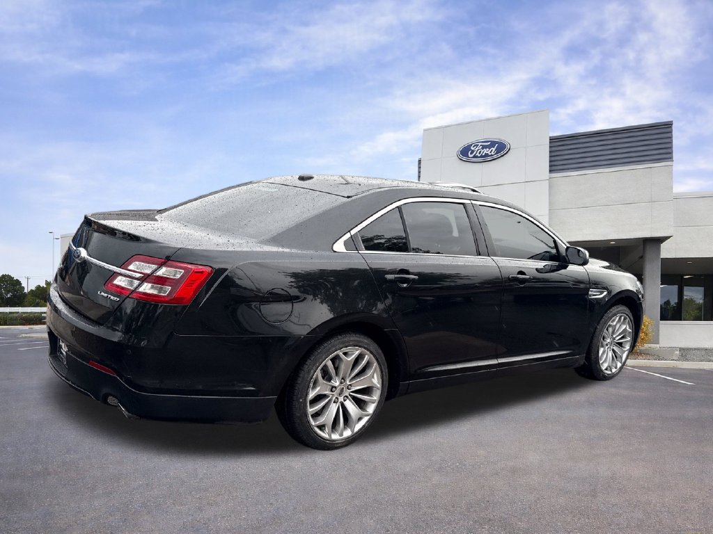Used 2015 Ford Taurus Limited FWD image 7