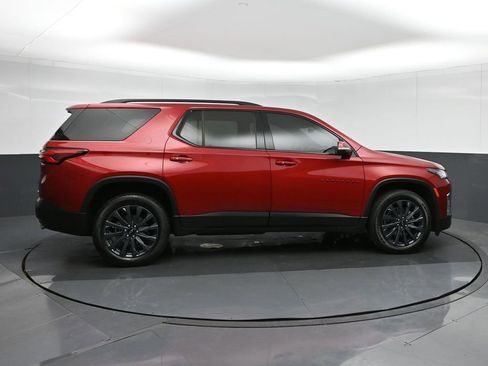 Used 2023 Chevrolet Traverse RS image 8