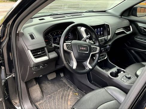 Used 2024 GMC Terrain SLT AWD/4WD image 10