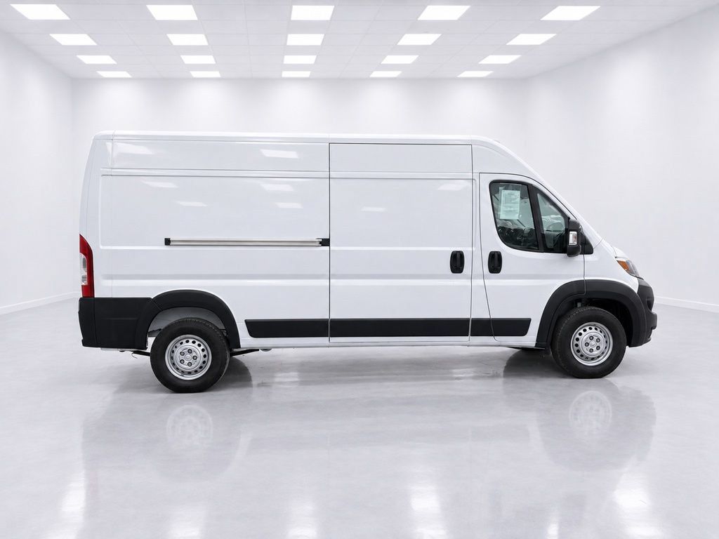 Used 2025 RAM ProMaster 2500 FWD image 9