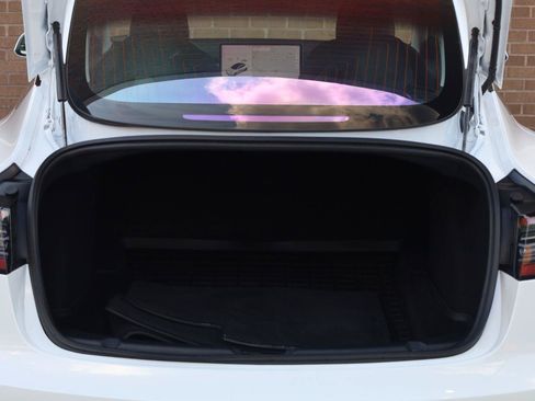 Used 2018 Tesla Model 3 Long Range RWD image 11