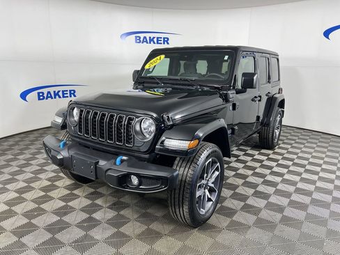 Used 2024 Jeep Wrangler Unlimited w/ Convenience Group AWD/4WD image 1
