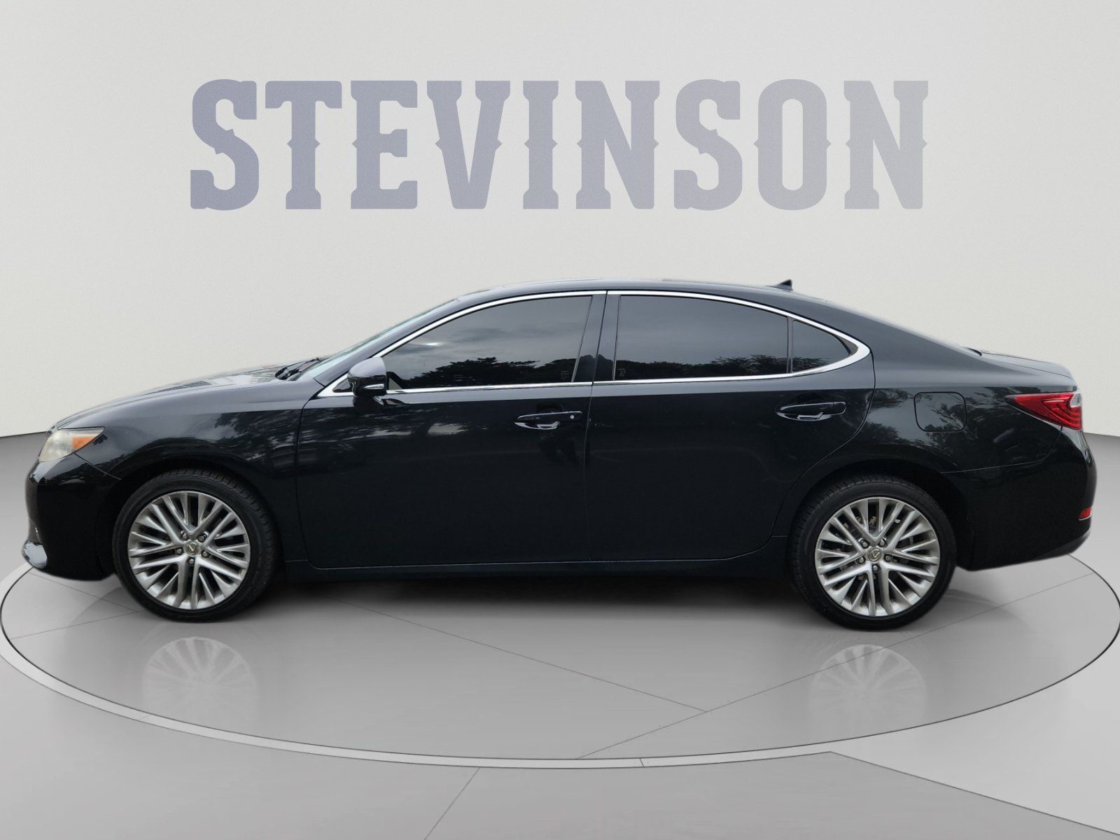 Used 2013 Lexus ES 350 w/ Luxury Pkg FWD image 2
