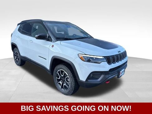 New 2025 Jeep Compass Trailhawk w/ Trailhawk Elite Group image 3