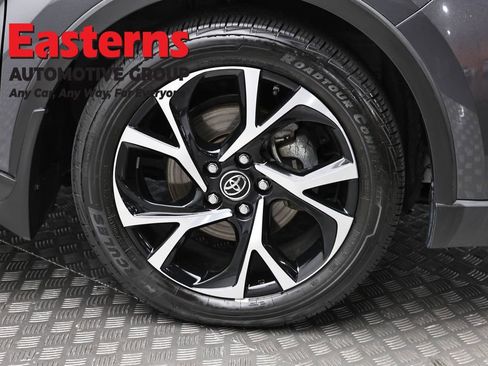 Used 2019 Toyota C-HR Limited FWD image 29