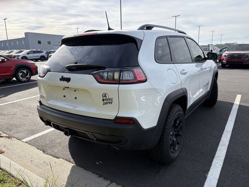 Used 2022 Jeep Cherokee Latitude w/ Sun & Sound Group image 6