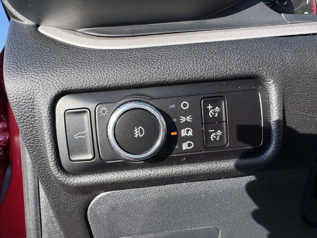 Used 2023 Ford Explorer XLT w/ Equipment Group 202A AWD/4WD image 20