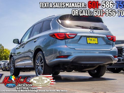Used 2019 INFINITI QX60 Luxe w/ Sensory Package FWD image 4