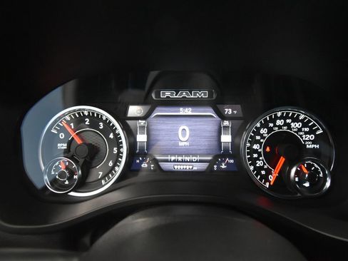 Used 2024 RAM 1500 Laramie AWD/4WD image 10