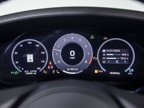 Used 2025 Porsche 911 Carrera RWD image 22