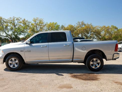 Used 2017 RAM 1500 Classic SLT image 3