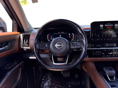 Used 2024 Nissan Pathfinder Platinum w/ Cargo Package FWD image 12