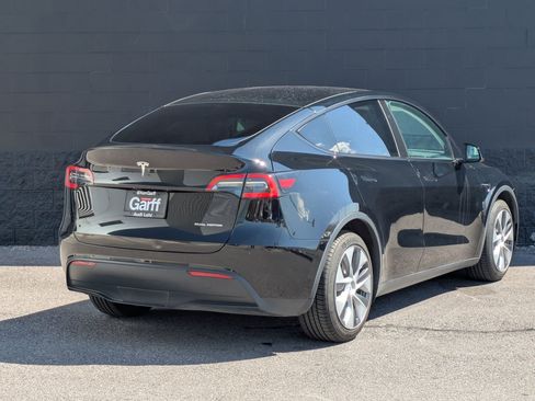 Used 2024 Tesla Model Y Long Range AWD/4WD image 5