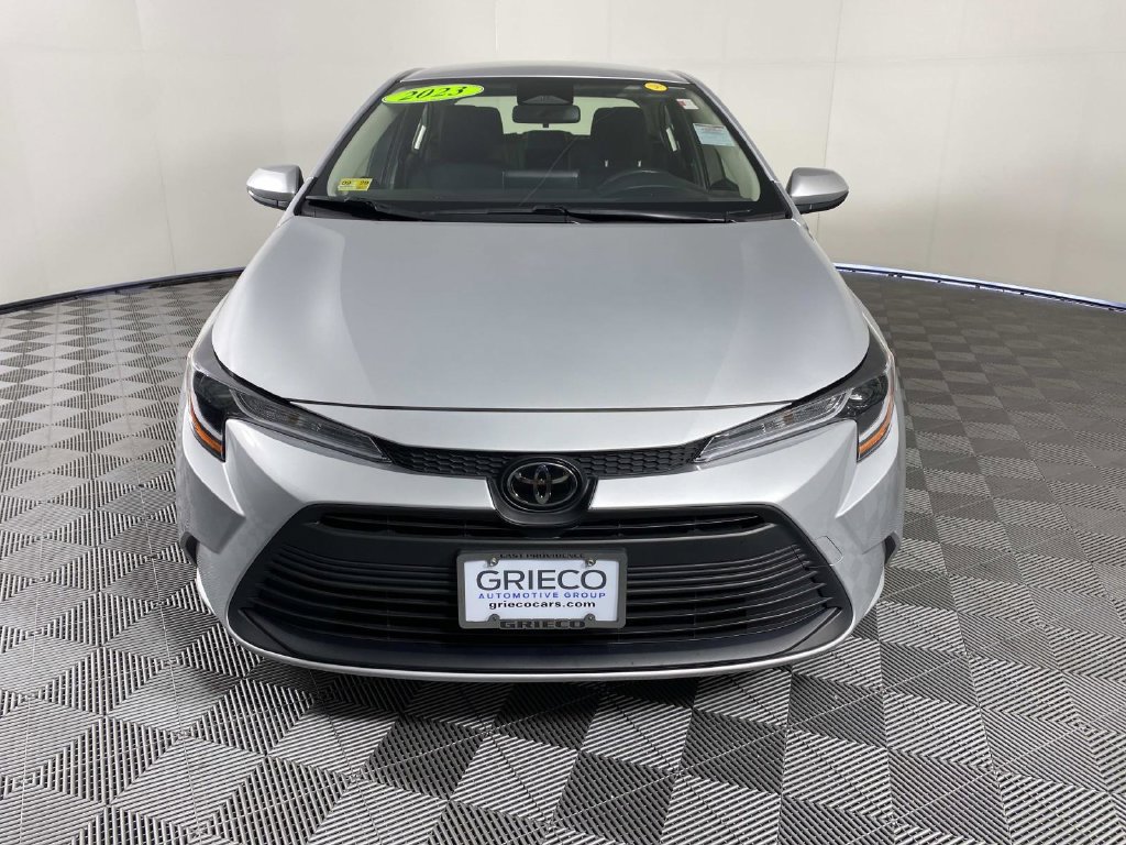 Used 2023 Toyota Corolla LE w/ Carpet Mat Package (TMS) FWD image 3
