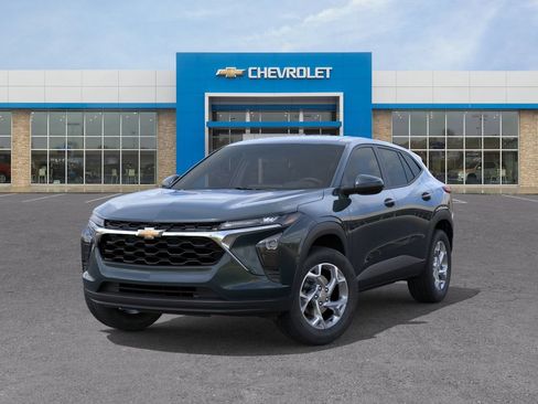 New 2026 Chevrolet Trax LS w/ LS Convenience Package FWD image 6