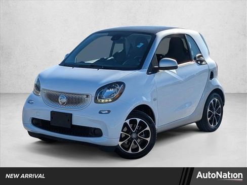 Used 2016 smart fortwo pure image 1