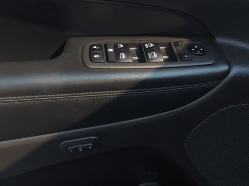 Used 2021 Jeep Grand Cherokee Limited image 16