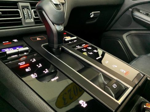 Used 2023 Porsche Macan image 23