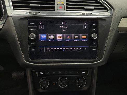 Used 2019 Volkswagen Tiguan SEL image 25