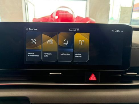Used 2025 Kia Carnival EX FWD image 57
