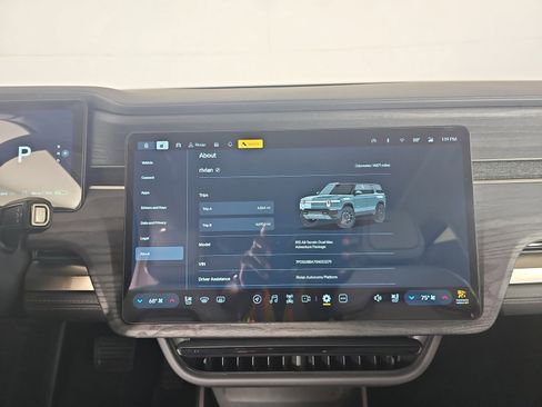 Used 2025 Rivian R1S Adventure image 28