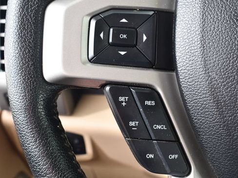 Used 2015 Ford F150 Lariat w/ Equipment Group 502A Luxury AWD/4WD image 32