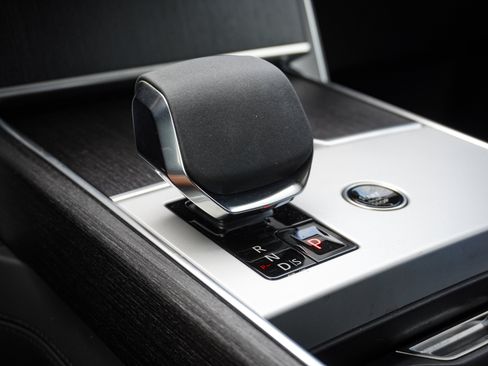 Used 2024 Land Rover Range Rover Autobiography AWD/4WD image 27