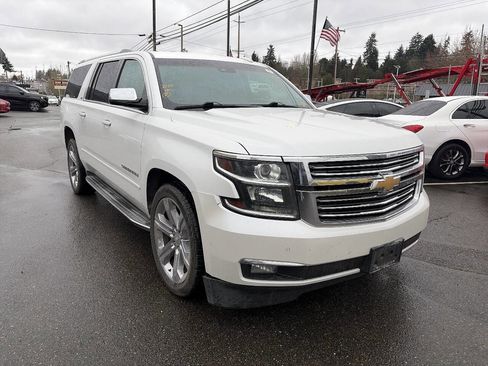 Used 2016 Chevrolet Suburban LTZ image 6