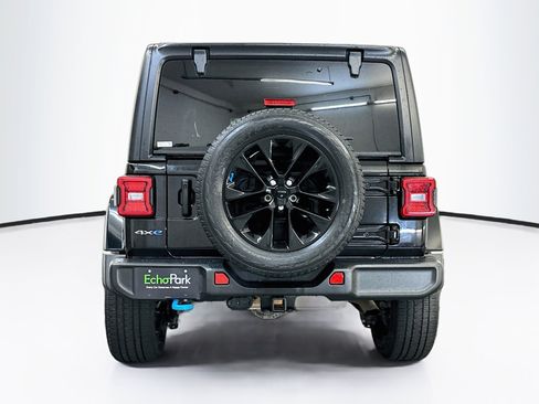 Used 2023 Jeep Wrangler Unlimited Sahara w/ Cold Weather Group AWD/4WD image 7