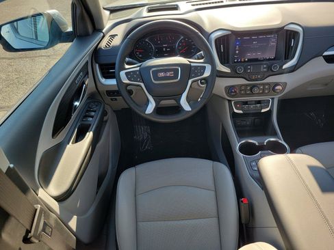 Used 2023 GMC Terrain SLT w/ Tech Package FWD image 9